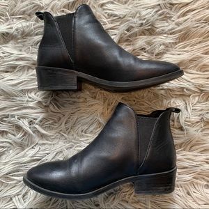 Steve Madden Booties size 7.5 mint condition